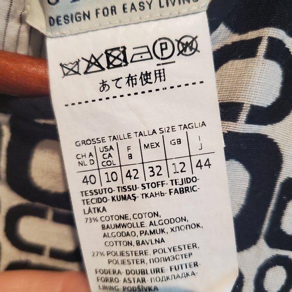 DRESSES - Picture 2 of 4